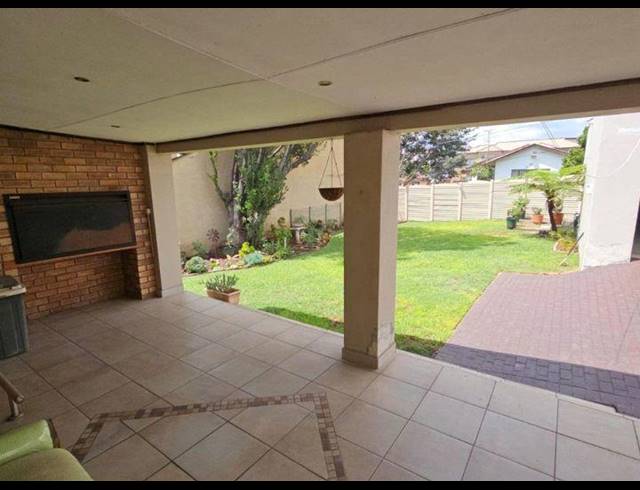 3 BEDROOM HOUSE FOR SALE IN SOUTH CREST